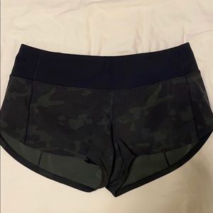Lululemon Speed Up shorts, size 4, 2.5 inch